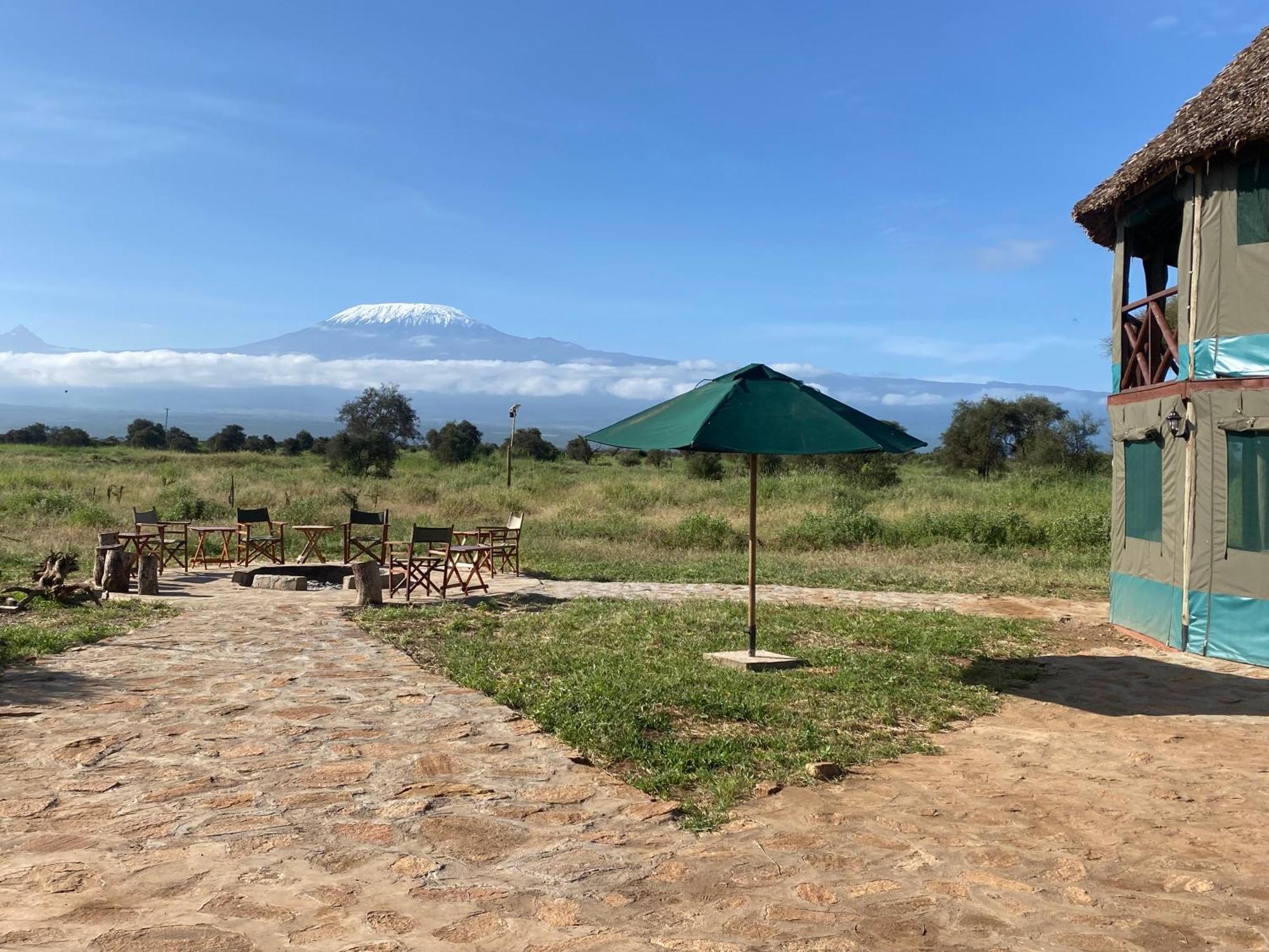 Amboseli Discovery Camp Exteriör bild