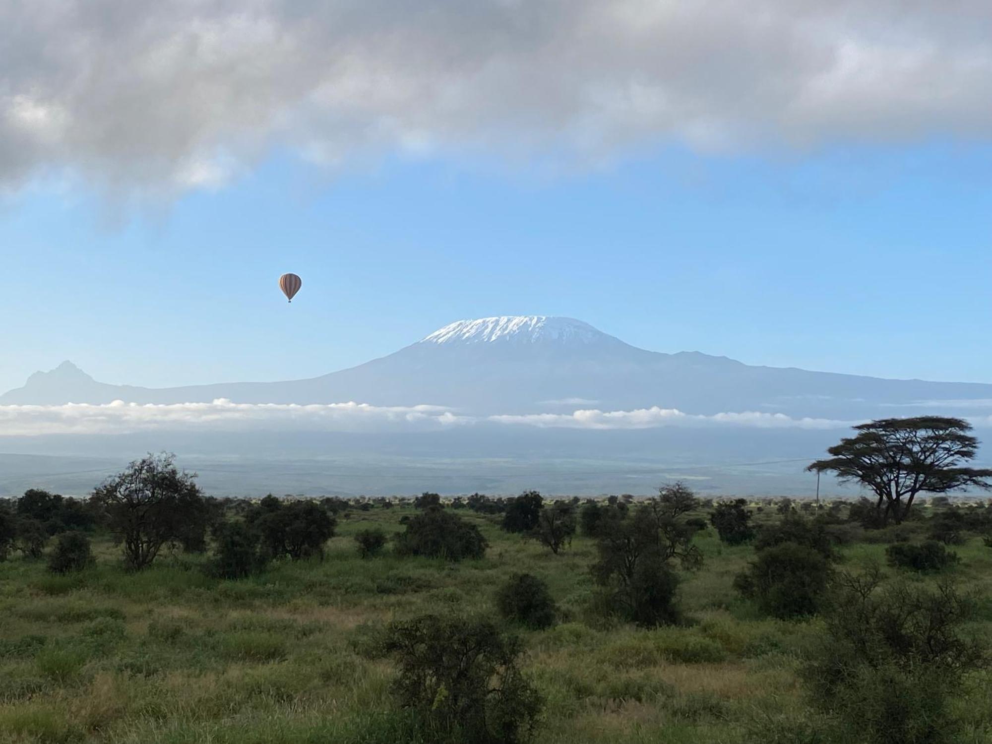 Amboseli Discovery Camp Exteriör bild