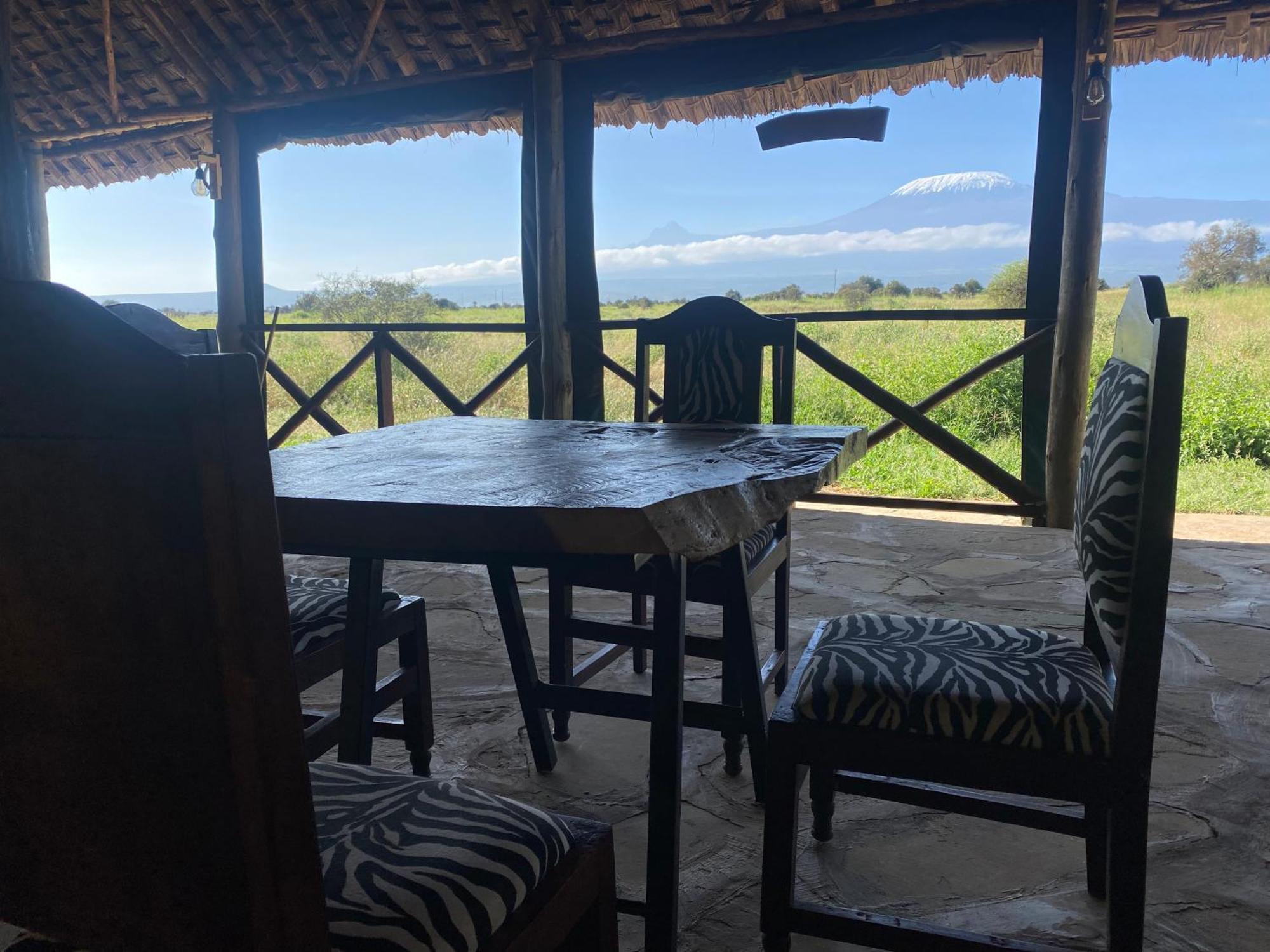 Amboseli Discovery Camp Exteriör bild