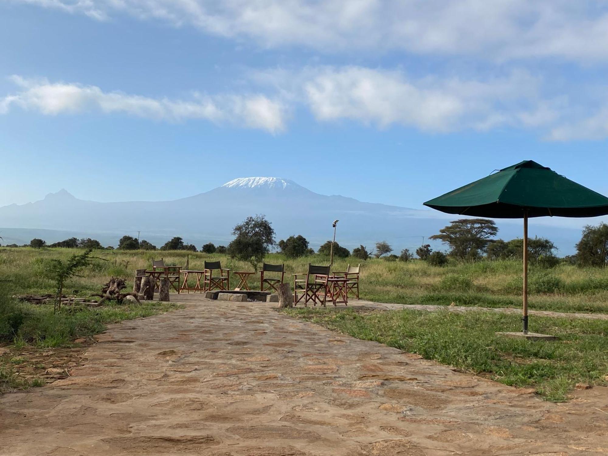 Amboseli Discovery Camp Exteriör bild
