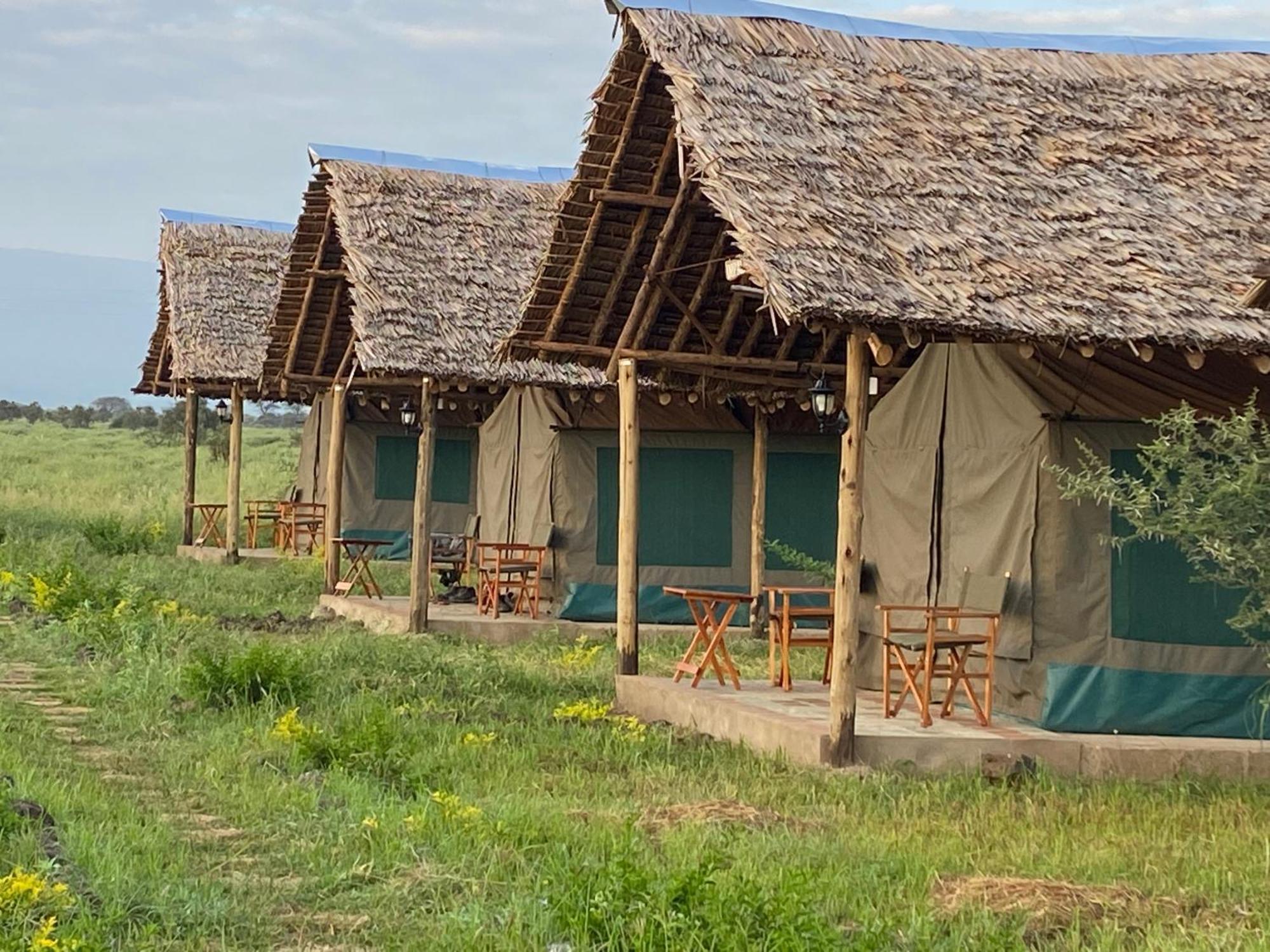 Amboseli Discovery Camp Exteriör bild