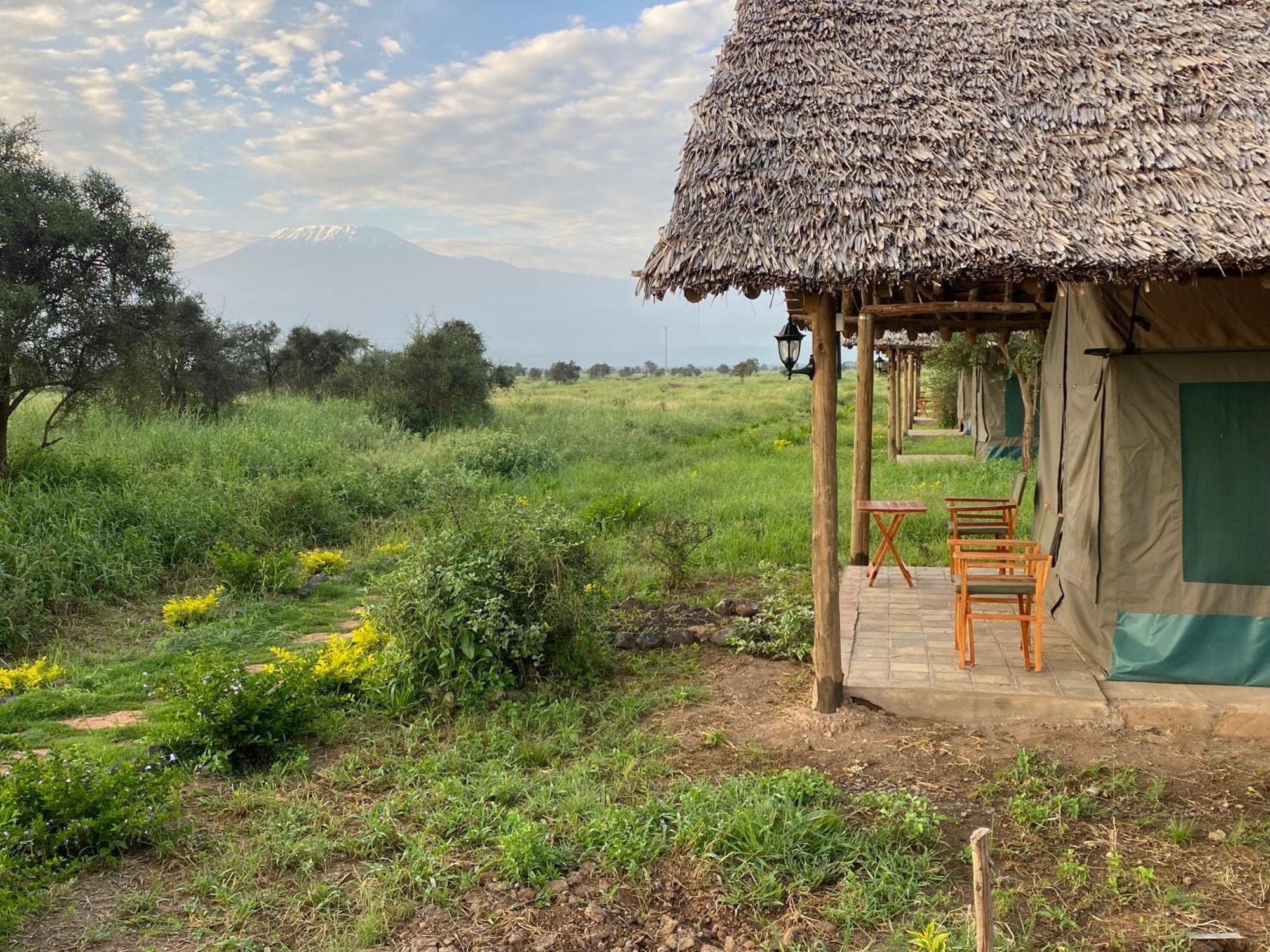 Amboseli Discovery Camp Exteriör bild