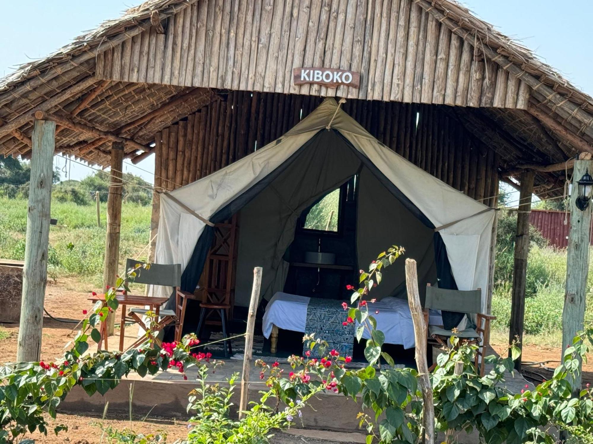Amboseli Discovery Camp Exteriör bild