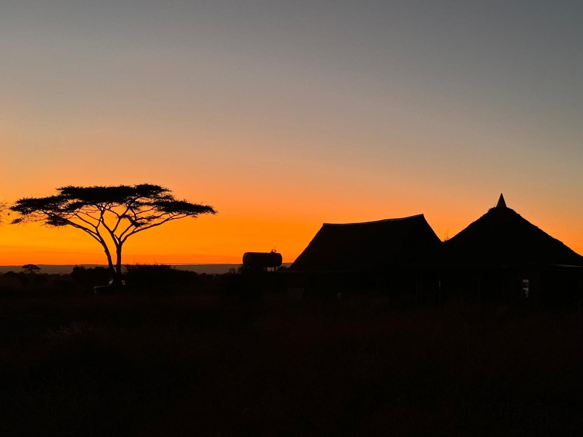 Amboseli Discovery Camp Exteriör bild