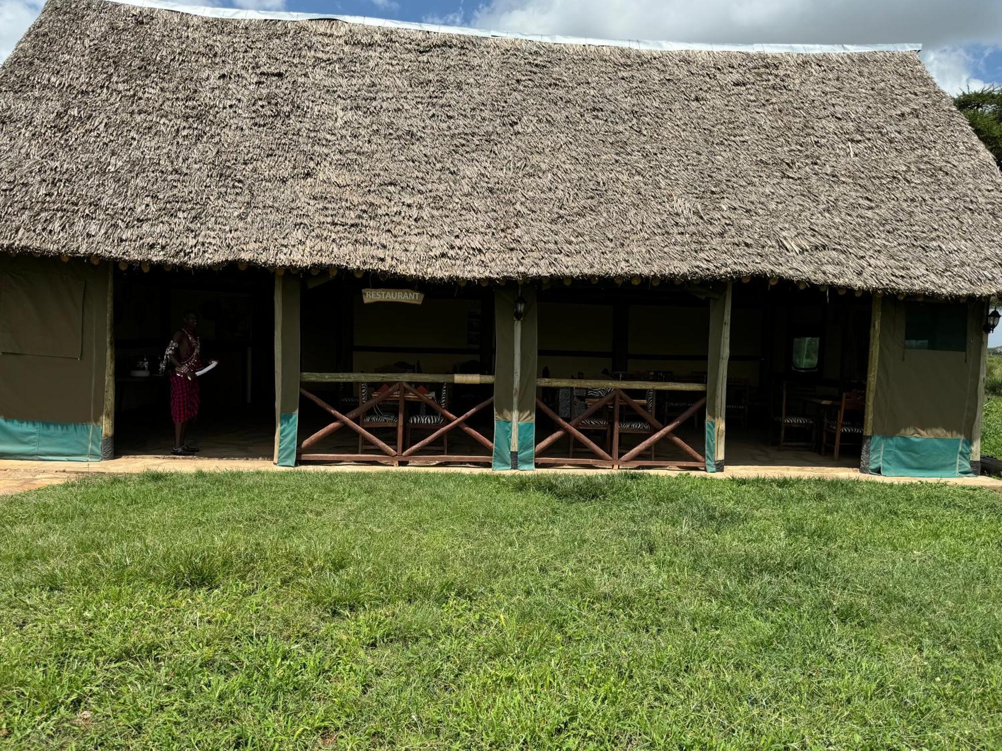 Amboseli Discovery Camp Exteriör bild