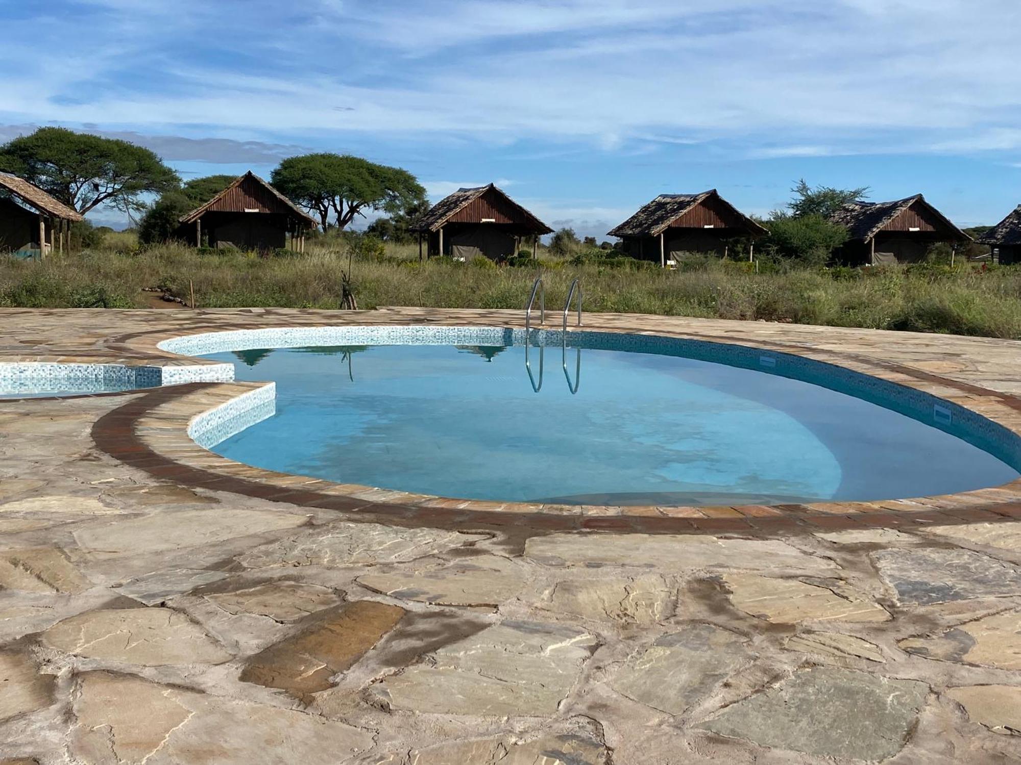 Amboseli Discovery Camp Exteriör bild